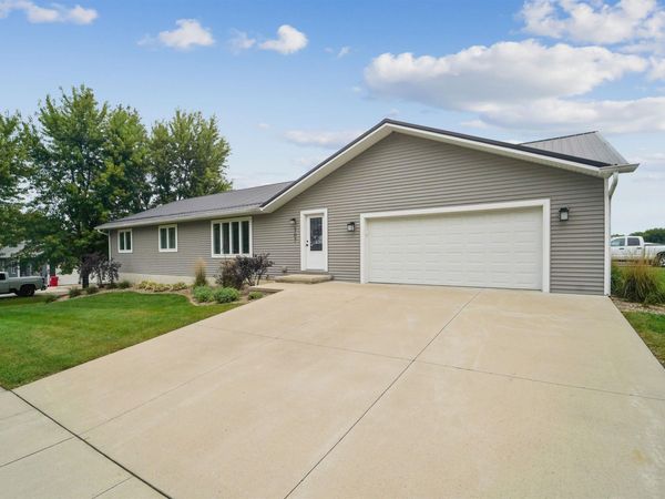 307 Jefferson Street, Dunkerton, IA 50626