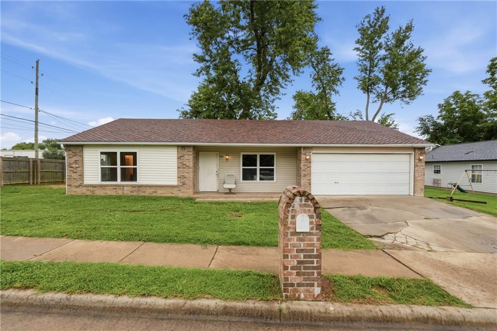 600 Huckleberry Lane, Springdale, AR 72764 Main Photo