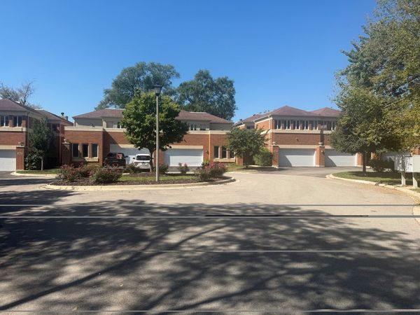 152 Finstad Drive , Libertyville, IL 60048