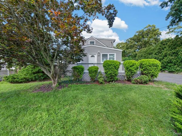 225 fir grove ronkonkoma , Ronkonkoma, NY 11779
