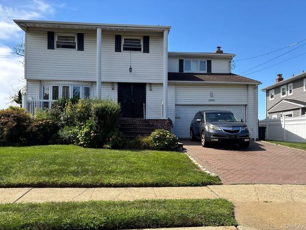 3588 Bertha Drive , Baldwin, NY 11510