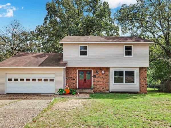 12 Sallisaw Ct, North Little Rock, AR 72116