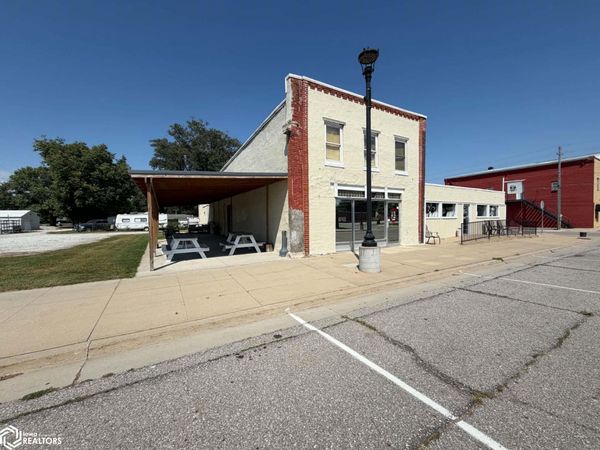 119 & 121 Walnut Street, Eddyville, IA 52553