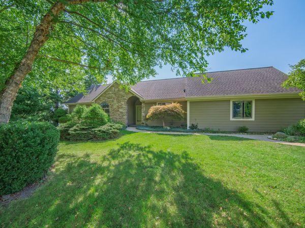 1335 N Silo Ridge Drive, Ann Arbor, MI 48108