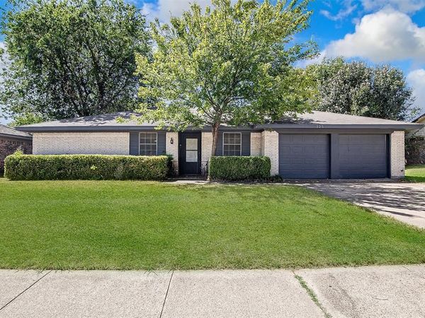 325 NW Suzanne Terrace, Burleson, TX 76028