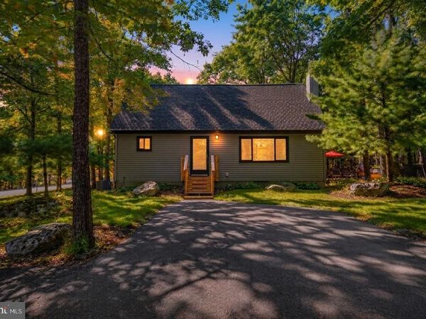 245 SOMERSET DRIVE , EAST STROUDSBURG, PA 18301