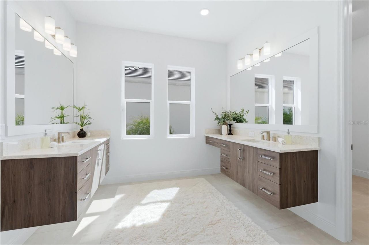 844 Blue Shell Loop, Sarasota, FL 34240 Photo