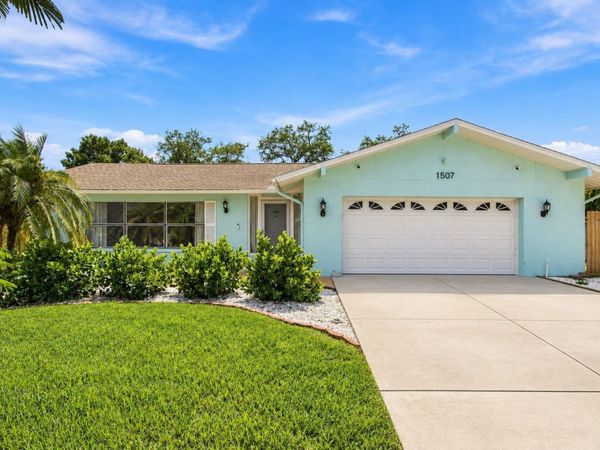 1507 POINSETTIA AVENUE , TARPON SPRINGS, FL 34689