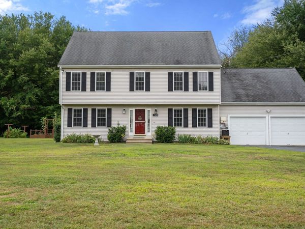 120 North Ave, Mendon, MA 01756