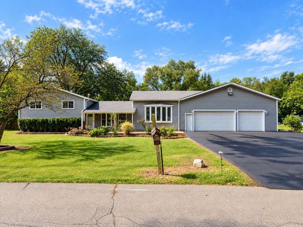 5N712 Garden Avenue , Roselle, IL 60172