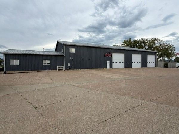 3223 Bear Tooth Court , Bettendorf, IA 52722