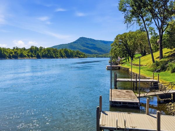 3162 Waterfront Drive , Chattanooga, TN 37419
