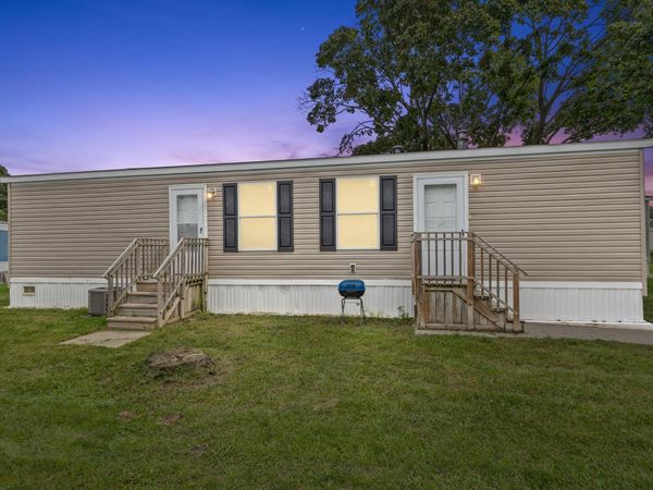195 S Green Meadow Street SE, Grand Rapids, MI 49548