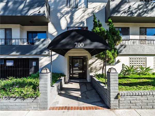 700 Westmount , West Hollywood, CA 90069