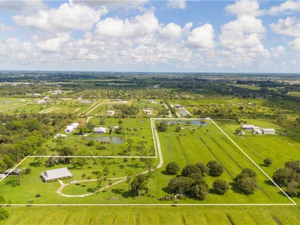 6045 21st Street SW, Vero Beach, FL 32968