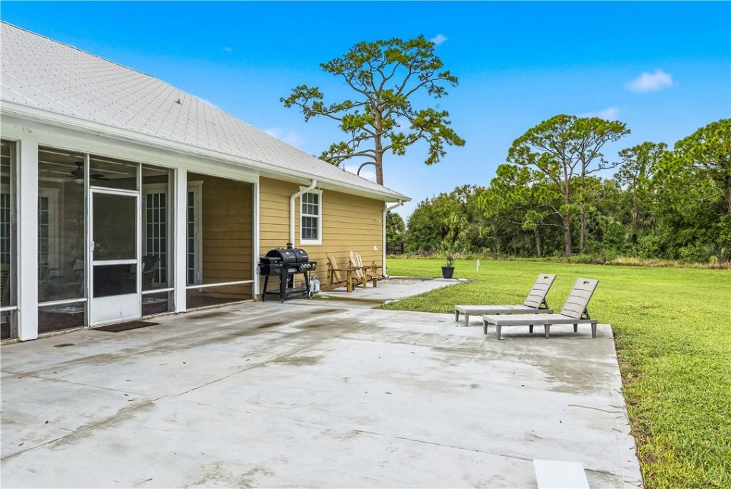 6045 21st Street Sw, Vero Beach, FL 32968 Photo