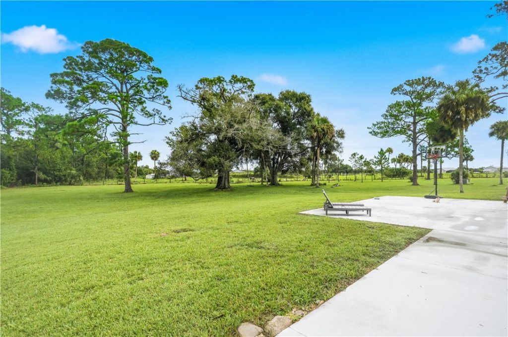6045 21st Street Sw, Vero Beach, FL 32968 Photo