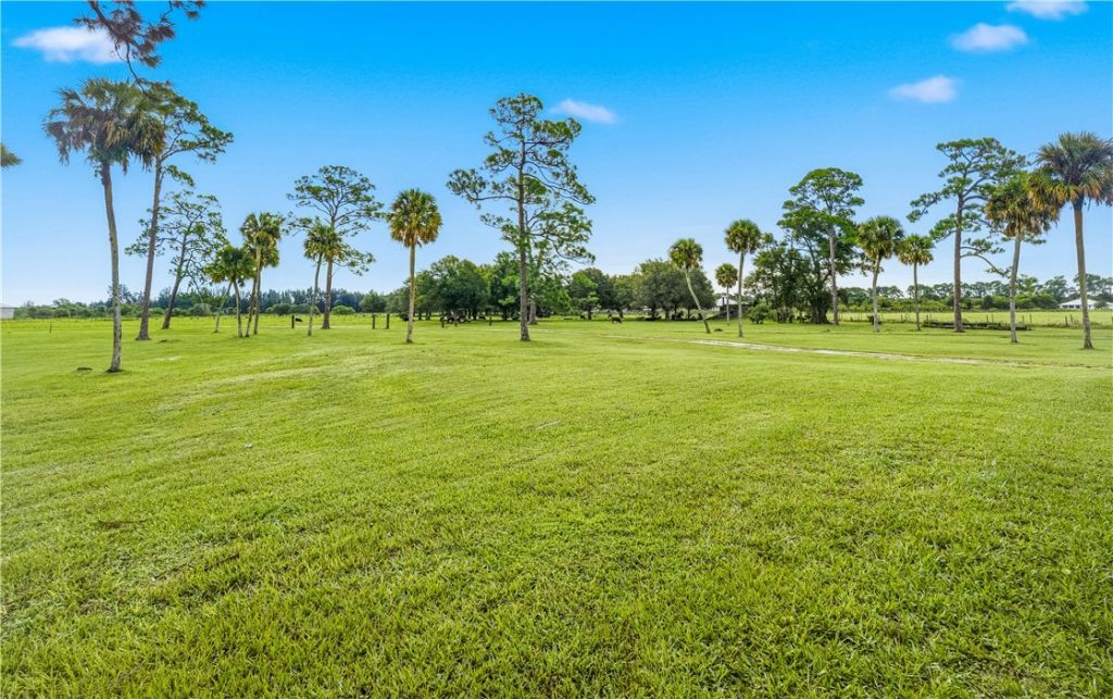 6045 21st Street Sw, Vero Beach, FL 32968 Photo