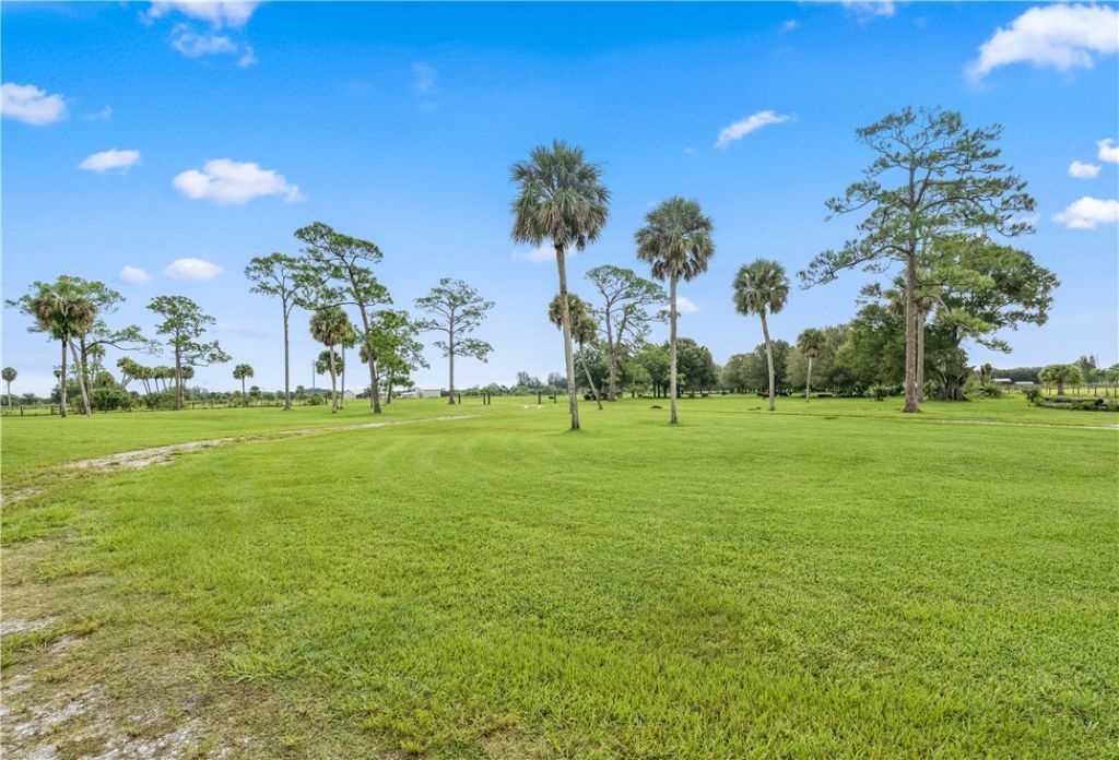 6045 21st Street Sw, Vero Beach, FL 32968 Photo