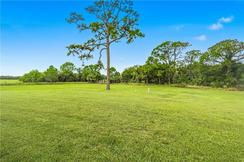 6045 21st Street Sw, Vero Beach, FL 32968 Photo