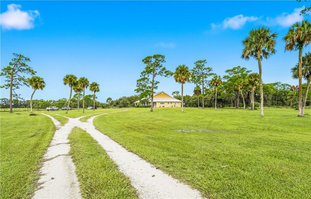 6045 21st Street Sw, Vero Beach, FL 32968 Photo