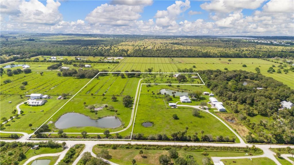 6045 21st Street Sw, Vero Beach, FL 32968 Photo