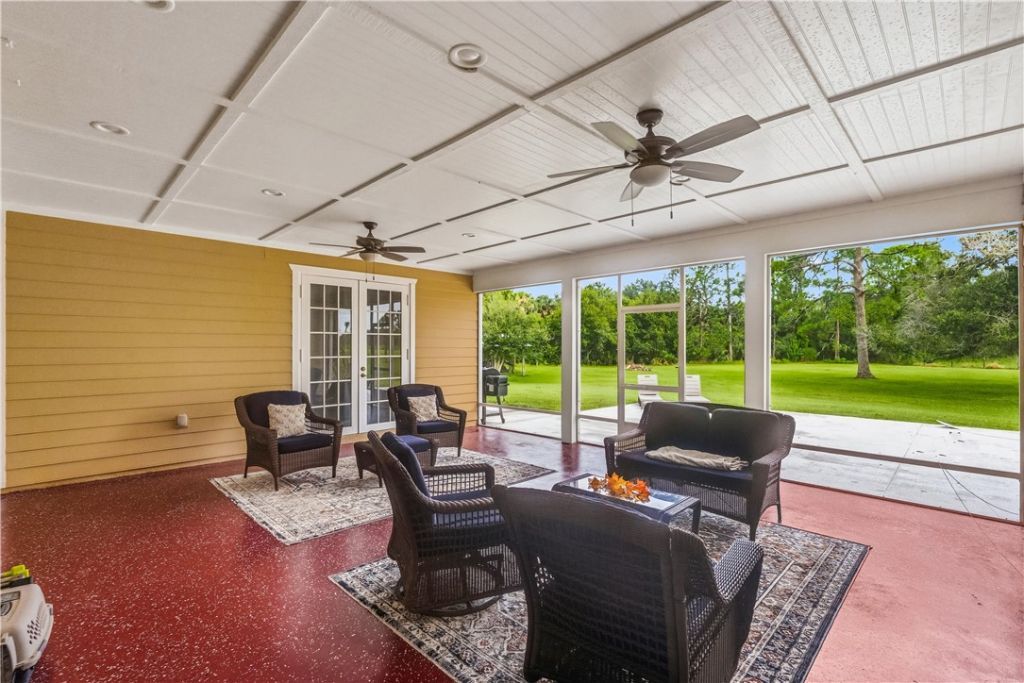 6045 21st Street Sw, Vero Beach, FL 32968 Photo