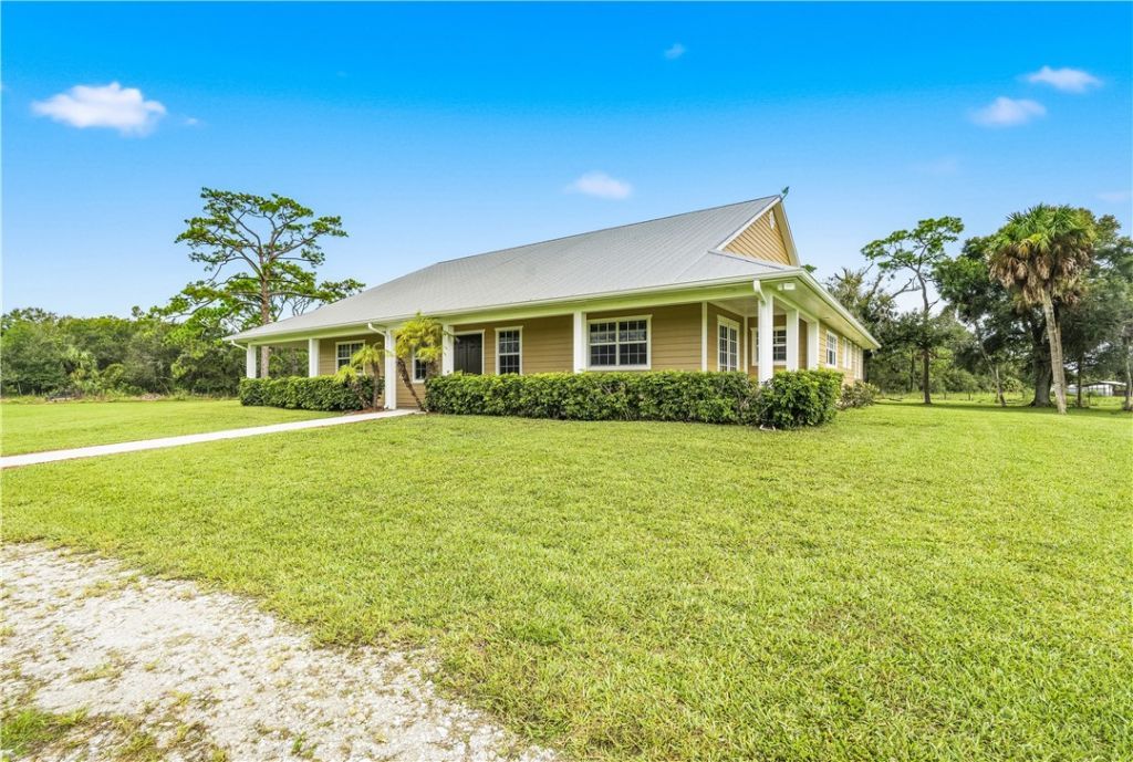 6045 21st Street Sw, Vero Beach, FL 32968 Photo