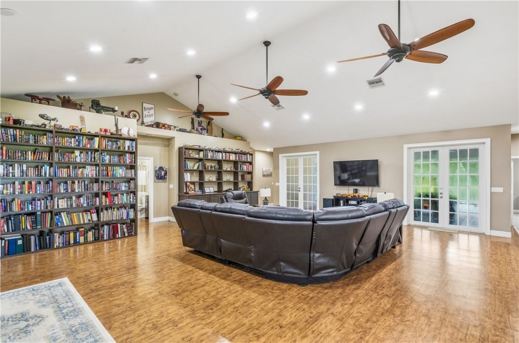 6045 21st Street Sw, Vero Beach, FL 32968 Photo