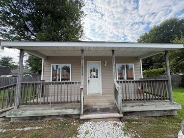7085 Lakeshore Road, Burtchville Township, Mi 48059