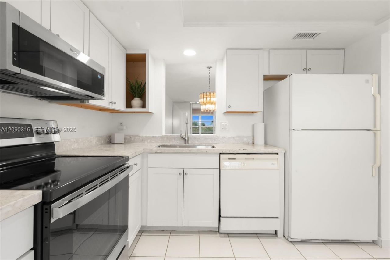 7684 NW 18th St , Unit 404, Margate, FL 33063 Photo