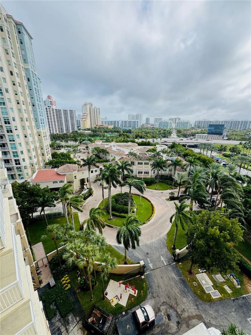 19501 W Country Club Dr , Unit 1006, Aventura, FL 33180 Photo