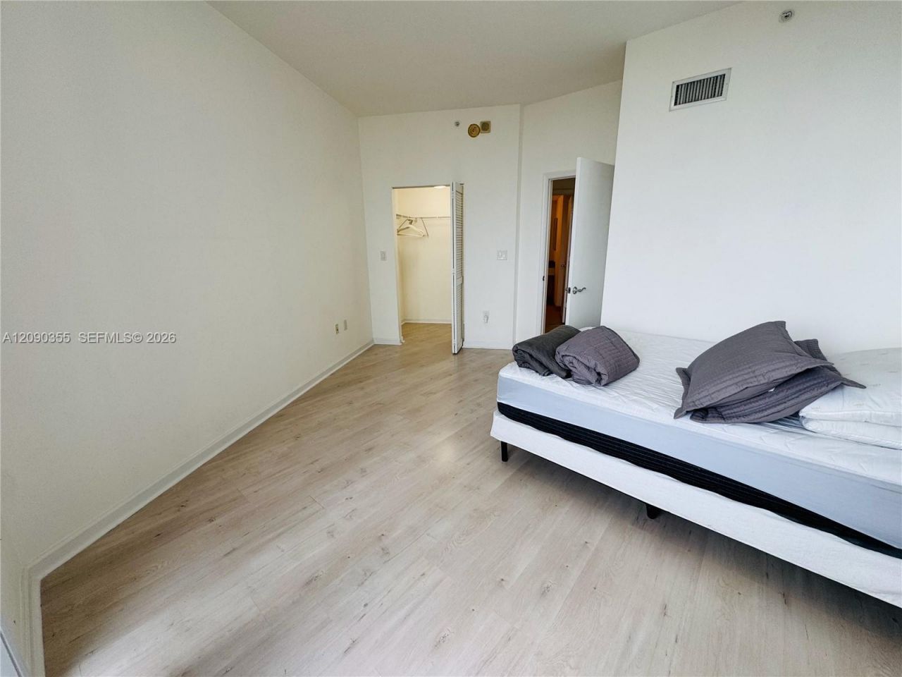 19501 W Country Club Dr , Unit 1006, Aventura, FL 33180 Photo