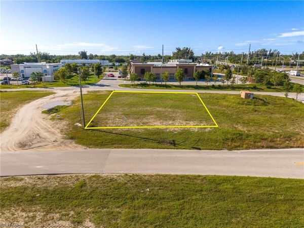 1504 SW 6th TER , CAPE CORAL, FL 33991