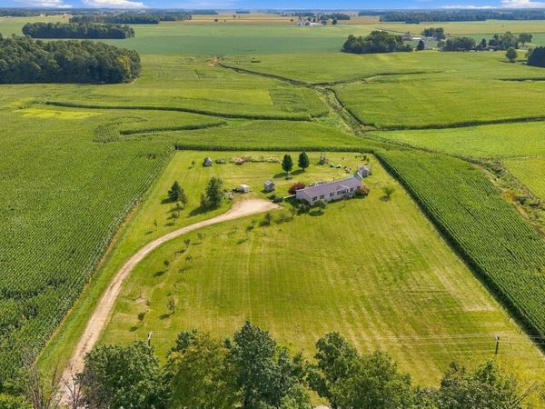 2305 N Meridian Road, Huntington, IN 46750