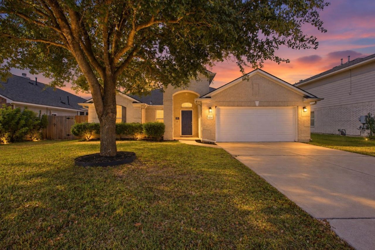 1207 Utopia Ln, Hutto, TX 78634 Main Photo
