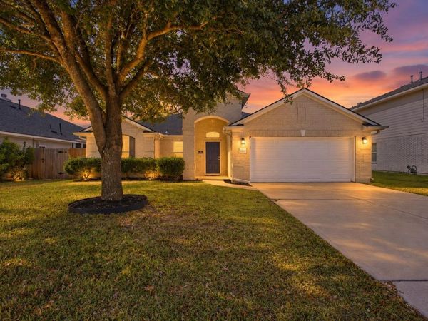 1207 Utopia LN, Hutto, TX 78634