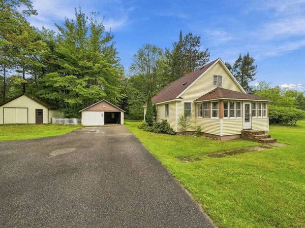 106 Marquette Avenue, Houghton Lake, MI 48629