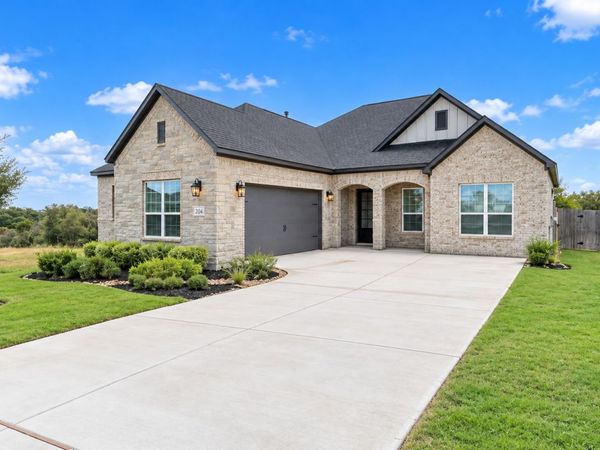 204 AZALEA ALY, Castroville, TX 78009
