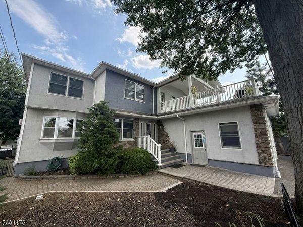444 Riverside Ave, Lyndhurst, NJ 07071