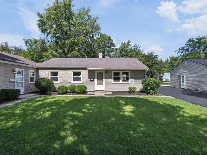 4732-4738 Beacon Hill Road, Columbus, OH 43228 Photo 4