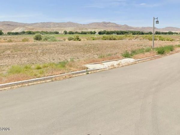 434 Crooked Stick Drive, Yerington, NV 89447