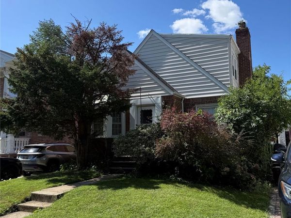 58-16 197th Street , Fresh Meadows, NY 11365
