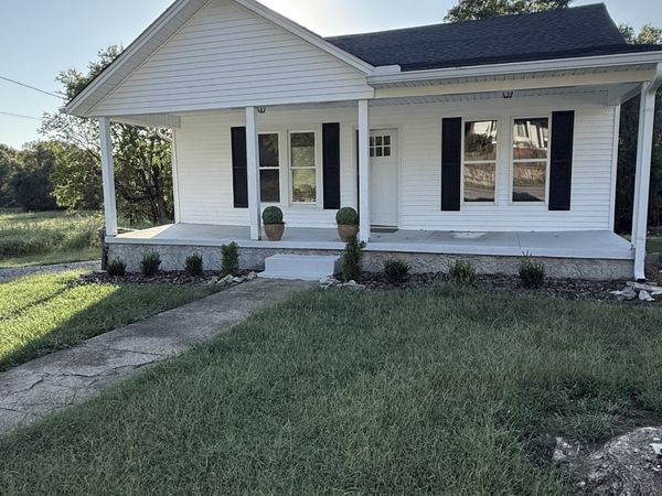 303 Broadway , Hartsville, TN 37074