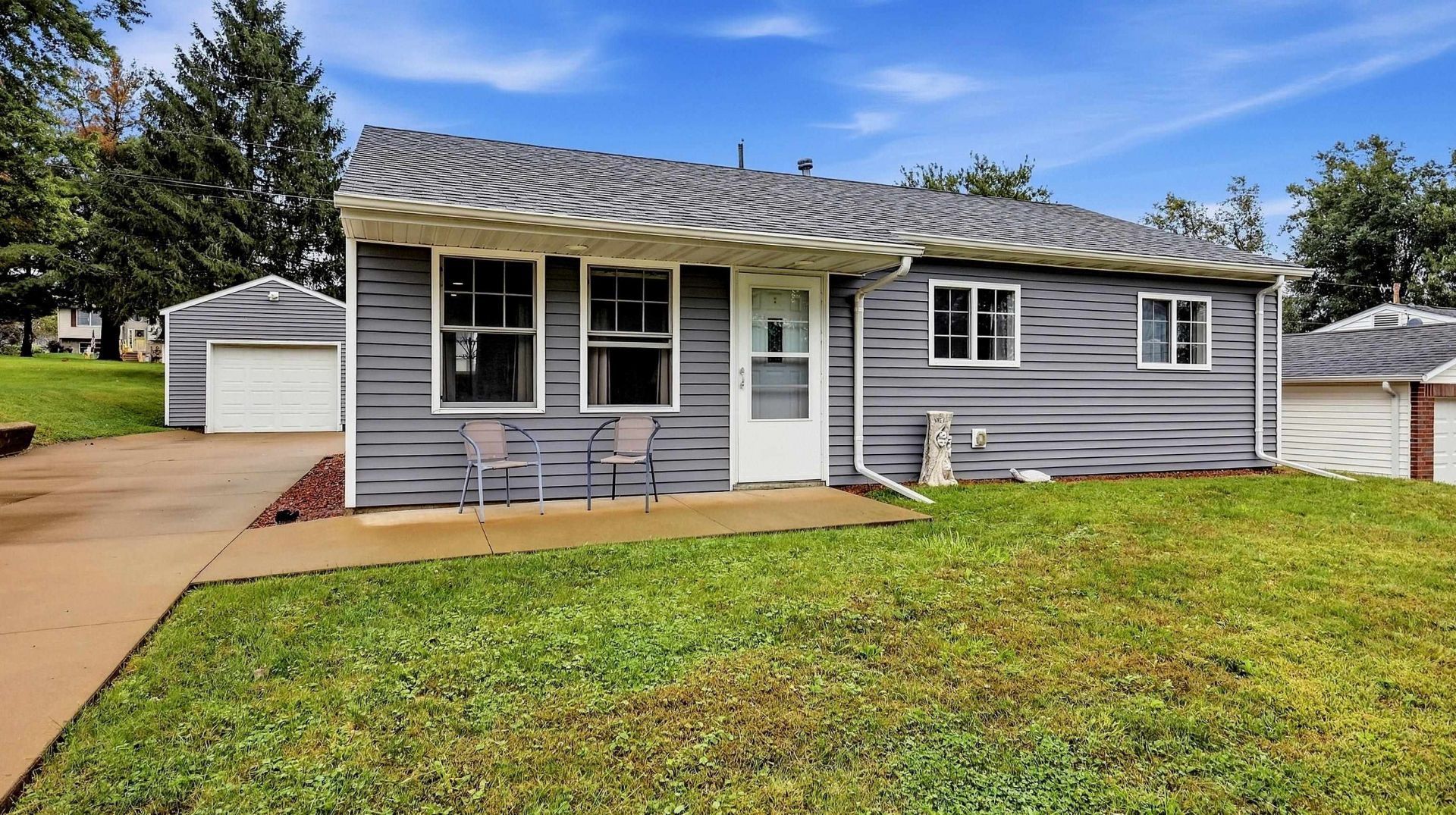216 Jule Avenue, East Dubuque, IL 61025 Main Photo