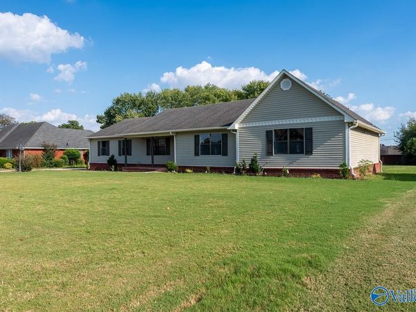 15424 Clodessa Drive, Athens, AL 35611