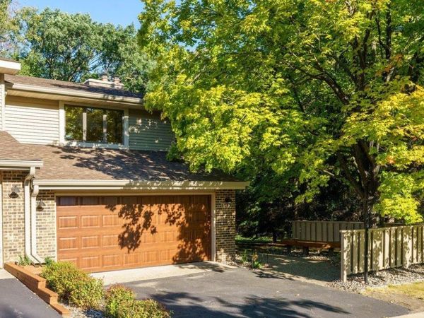 563 Sterling Street S, Maplewood, MN 55119