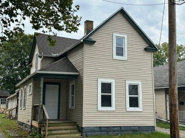 3233 Trowbridge Avenue, Cleveland, OH 44109