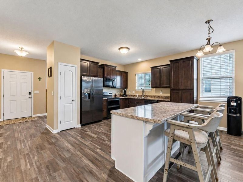 5973 Tully Cross Drive, Galloway, OH 43119 Photo 4