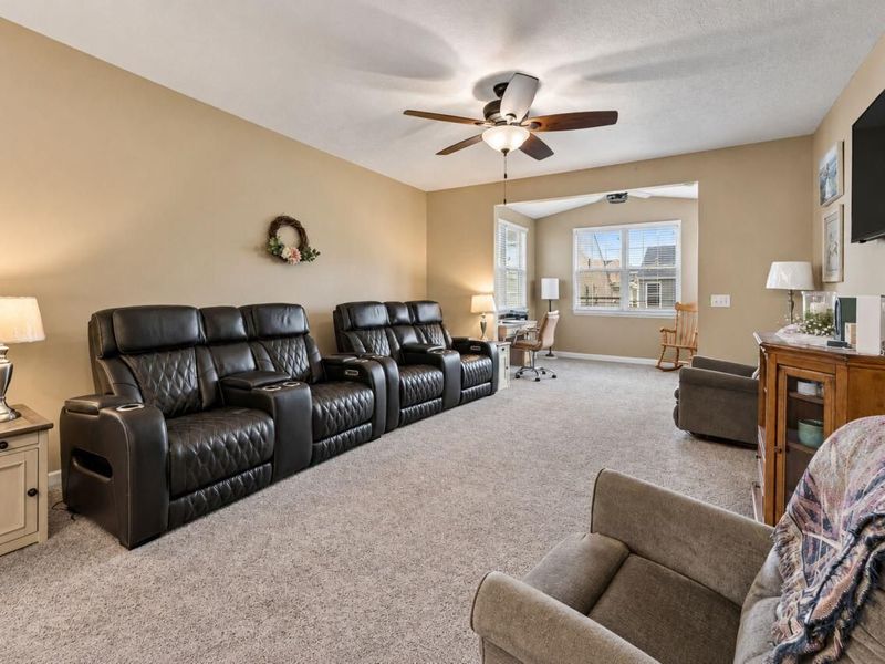 5973 Tully Cross Drive, Galloway, OH 43119 Photo 8